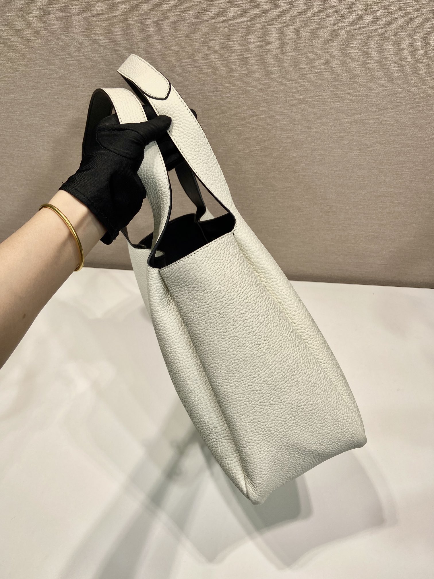 Pra*a large leather tote