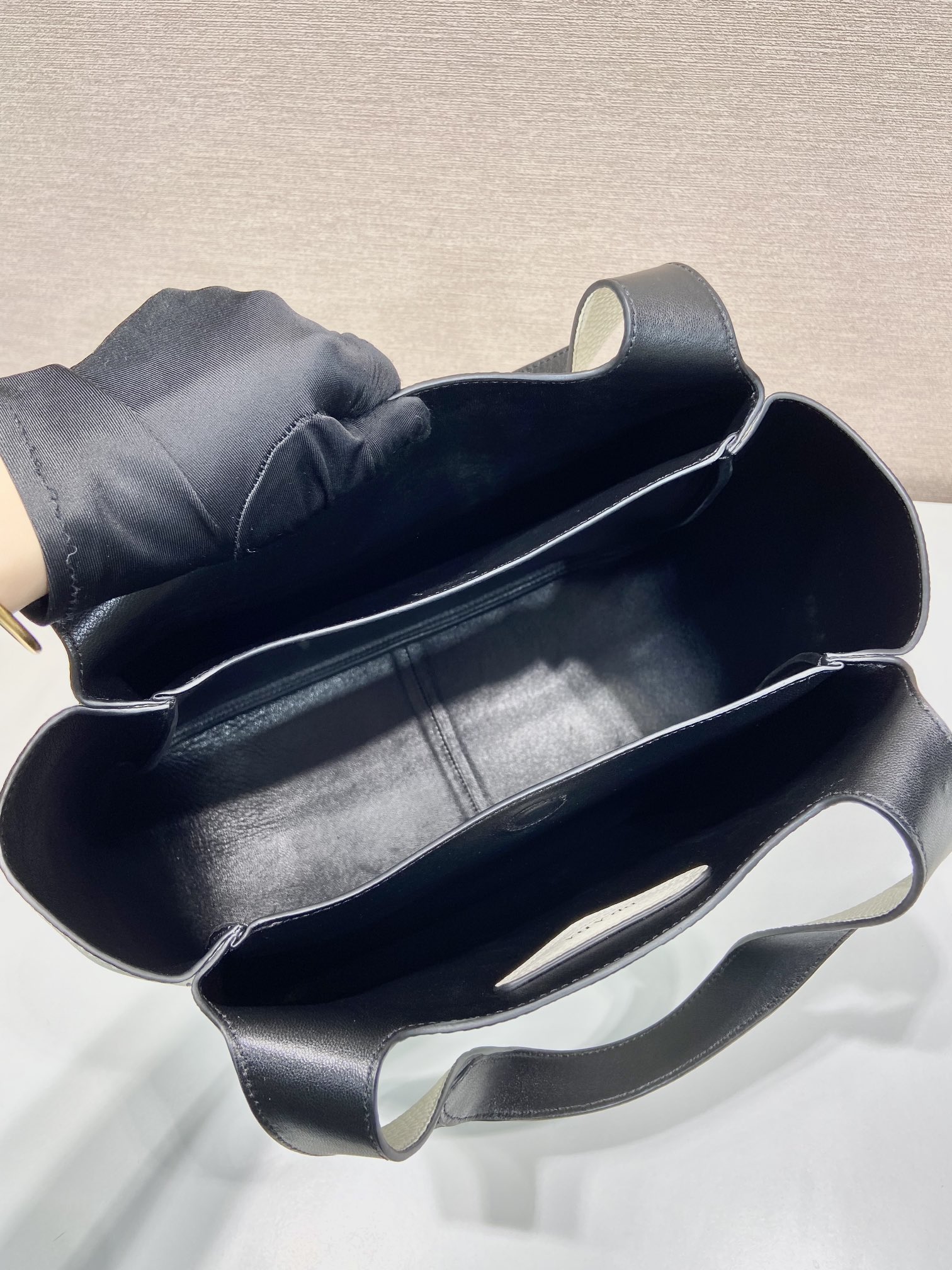Pra*a large leather tote