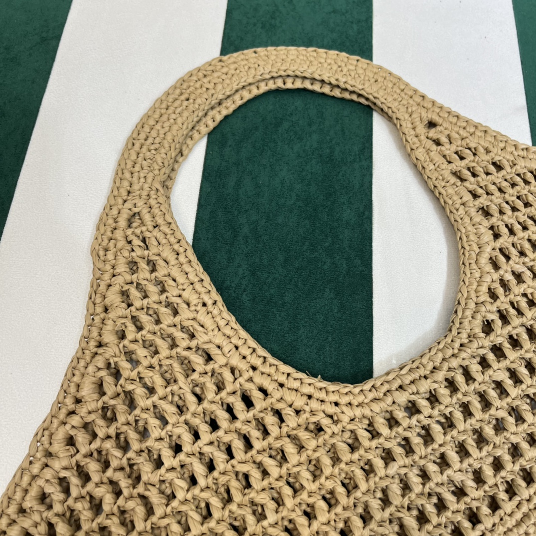 Pra*a crochet tote bag