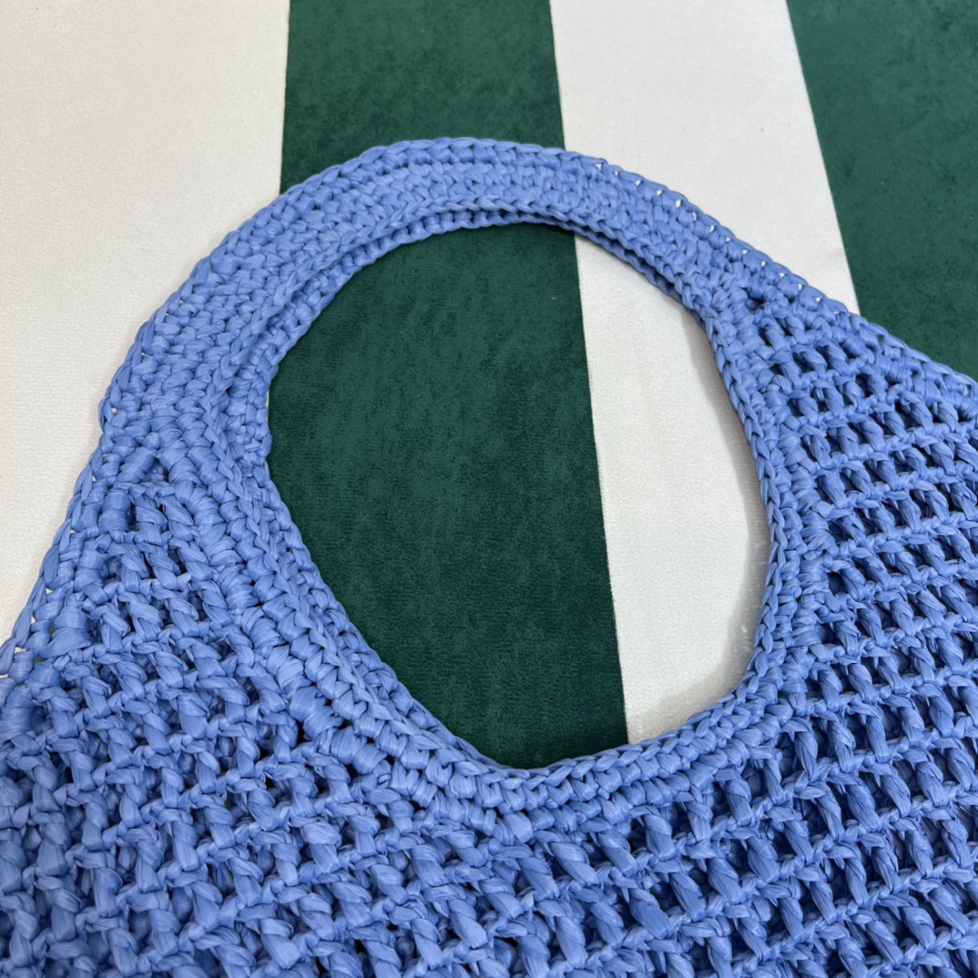 Pra*a crochet tote bag