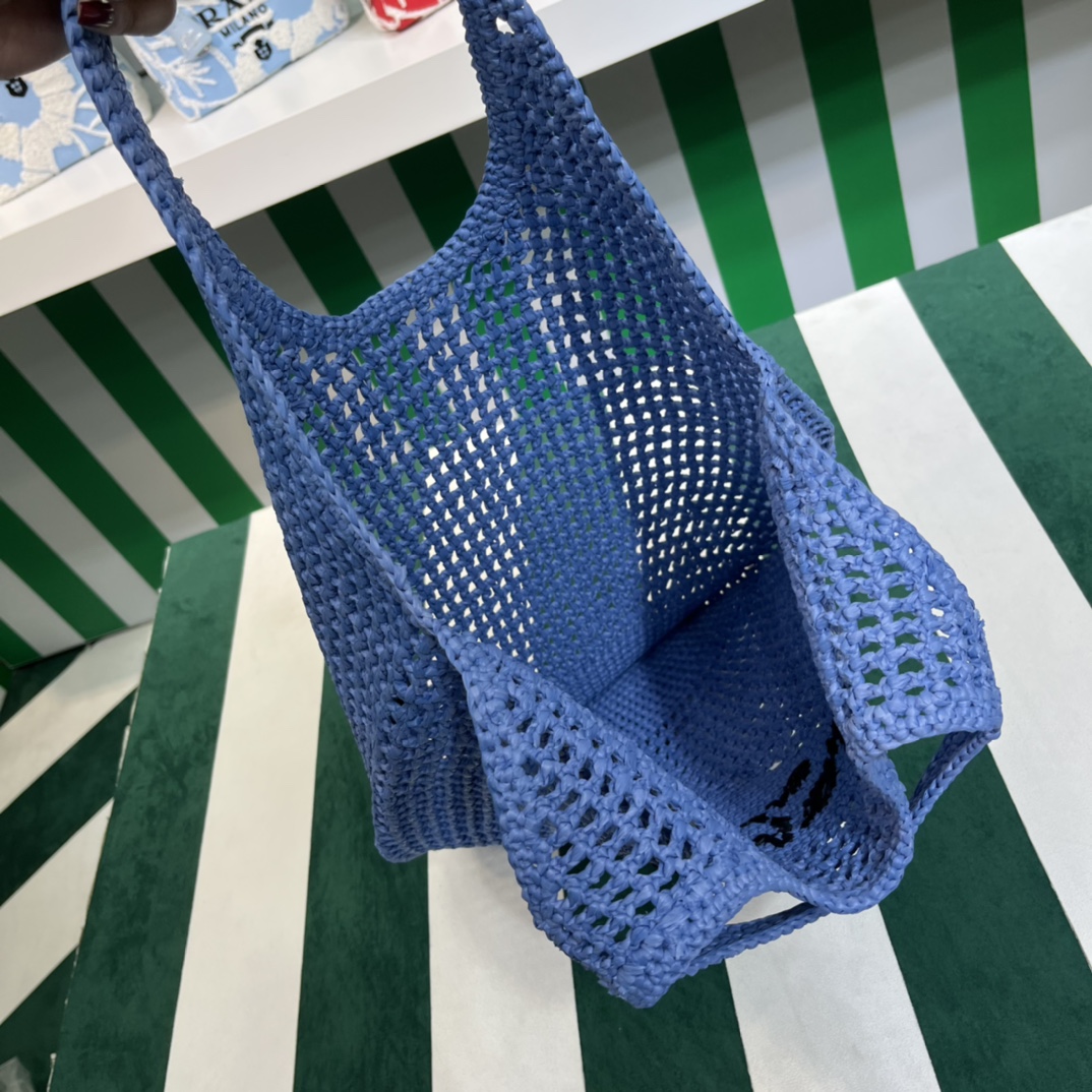 Pra*a crochet tote bag