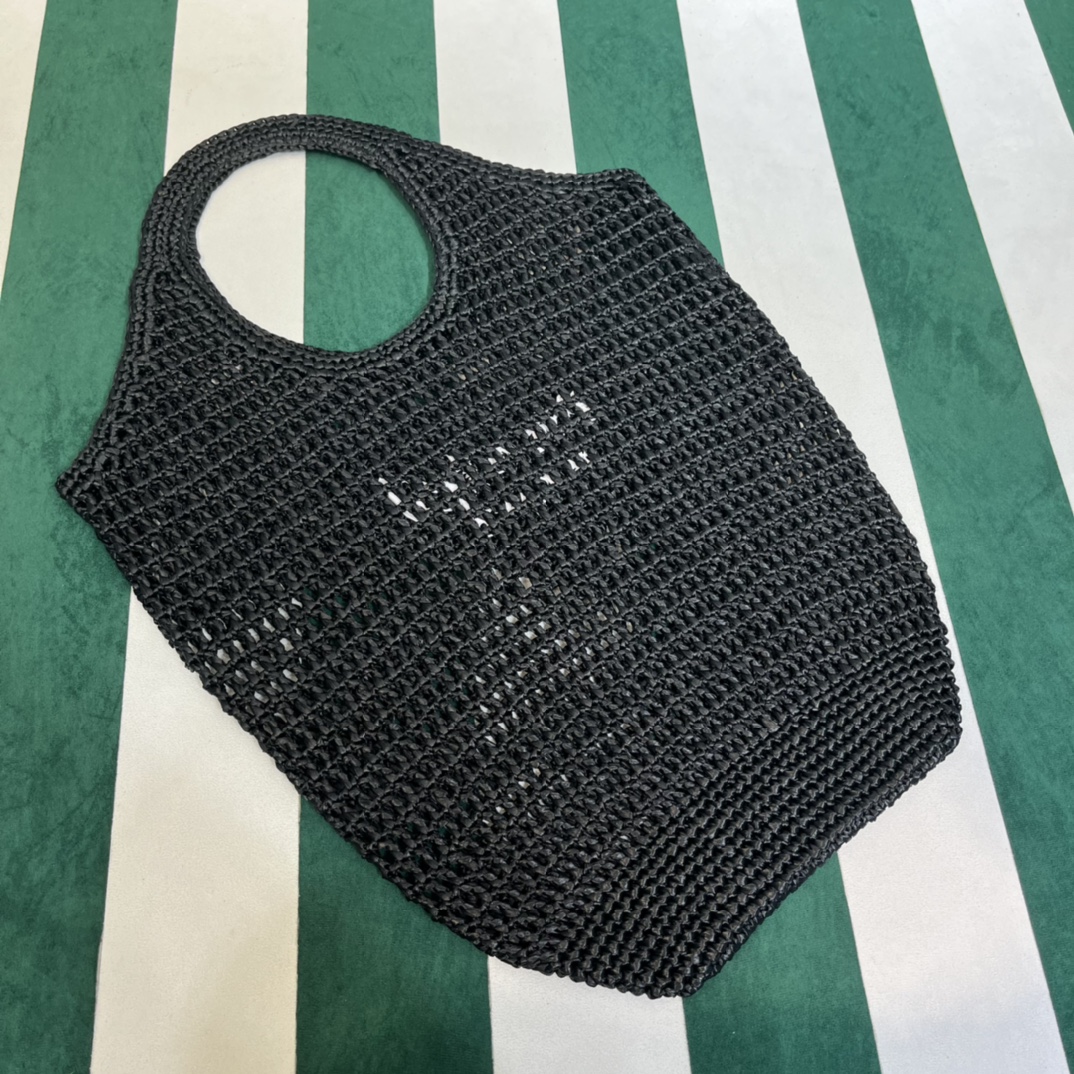 Pra*a crochet tote bag