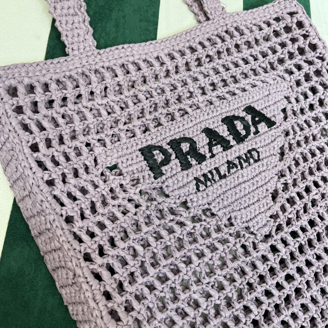 Pra*a crochet tote bag