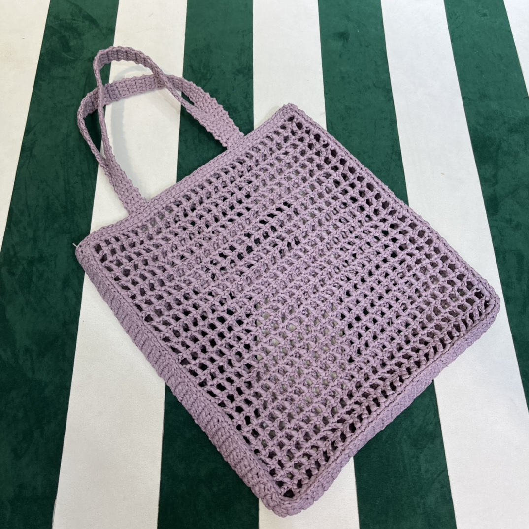 Pra*a crochet tote bag