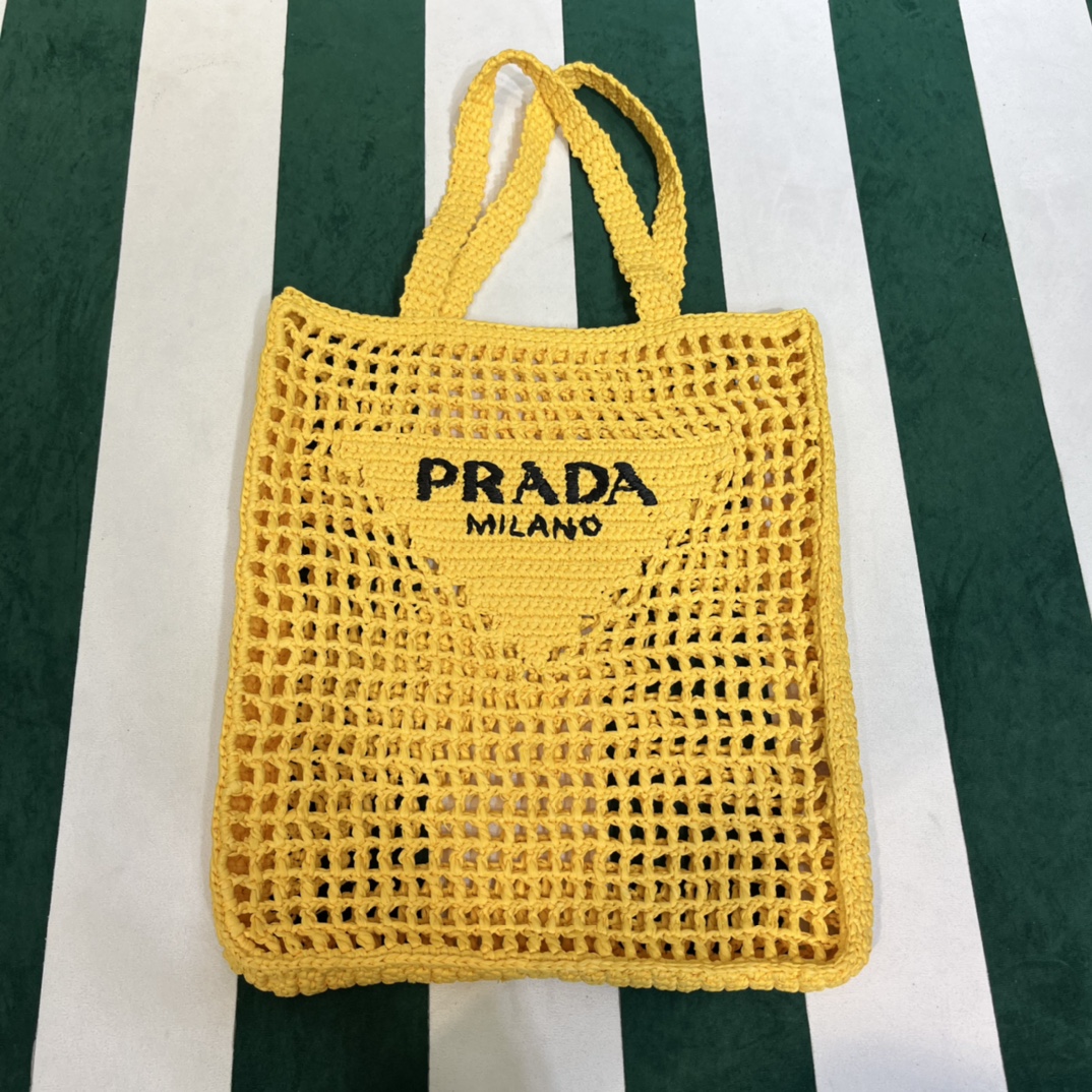 Pra*a crochet tote bag