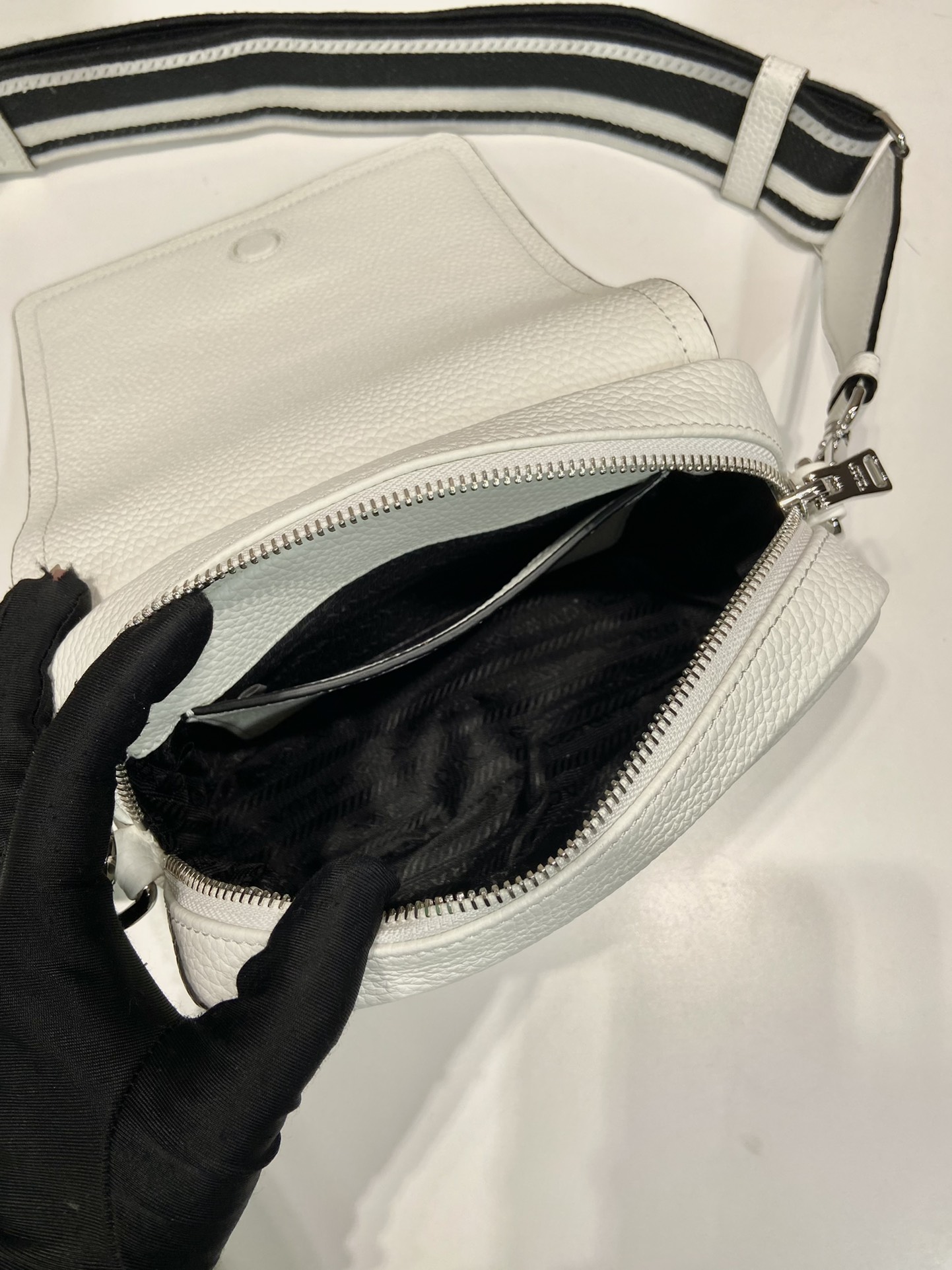 Pra*a leather shoulder bag