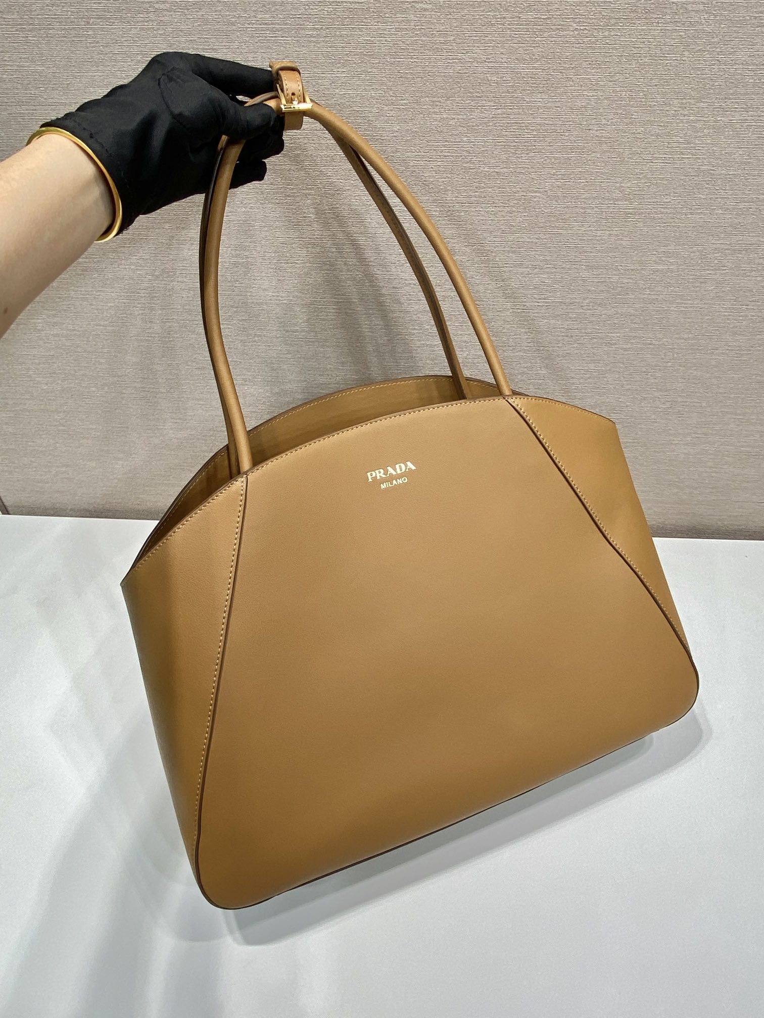 Pra*a large leather tote bag