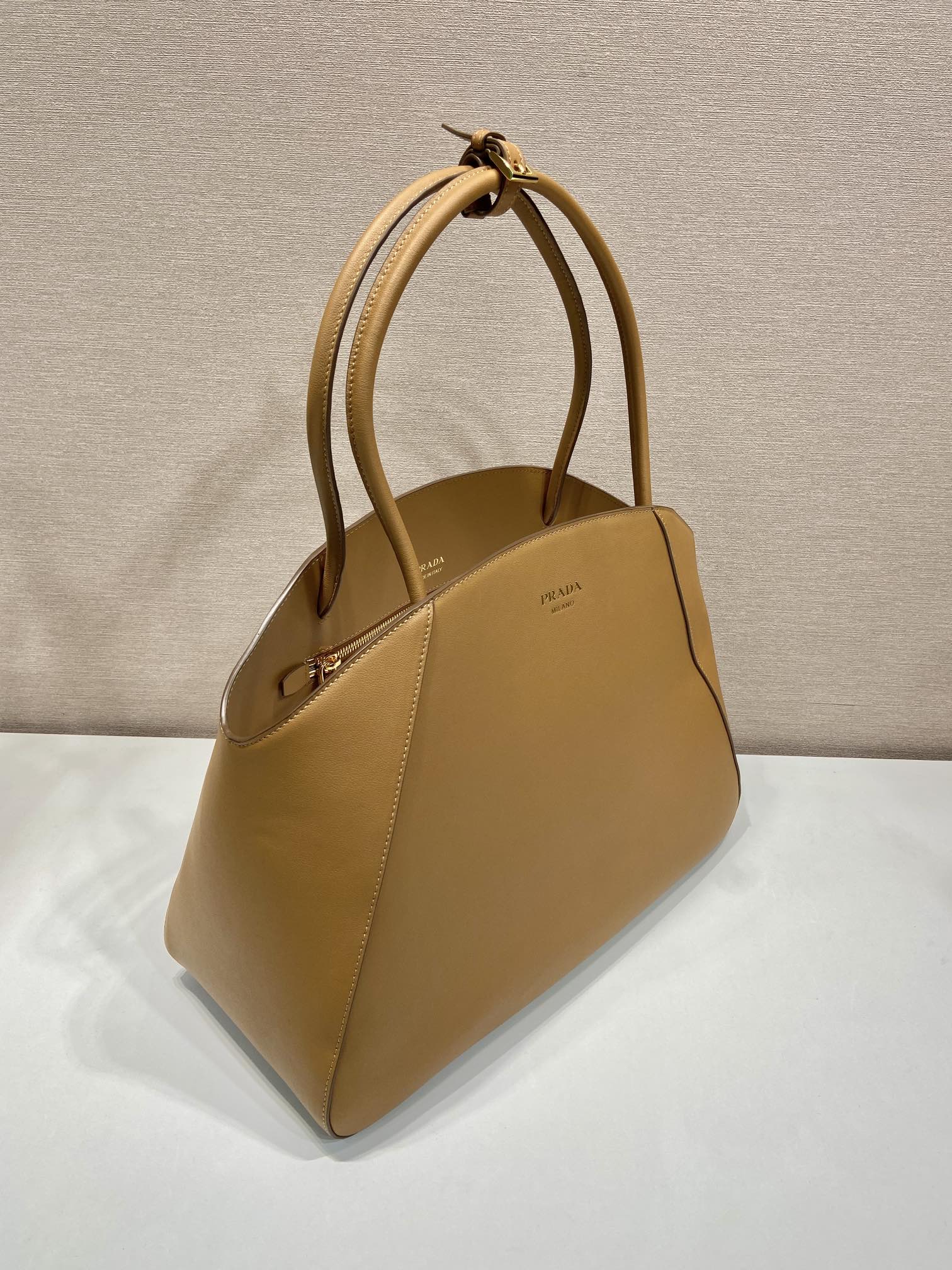 Pra*a large leather tote bag