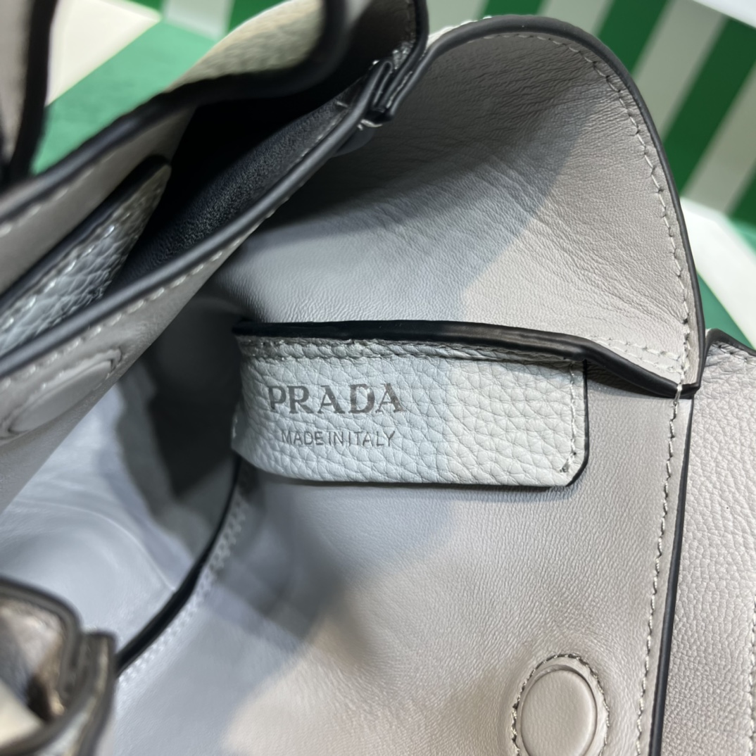Pra*a leather mini bag