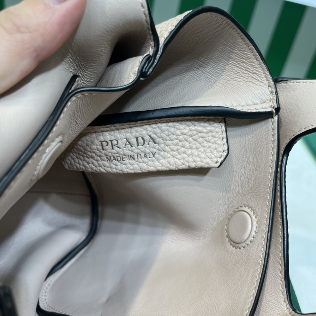 Pra*a leather mini bag