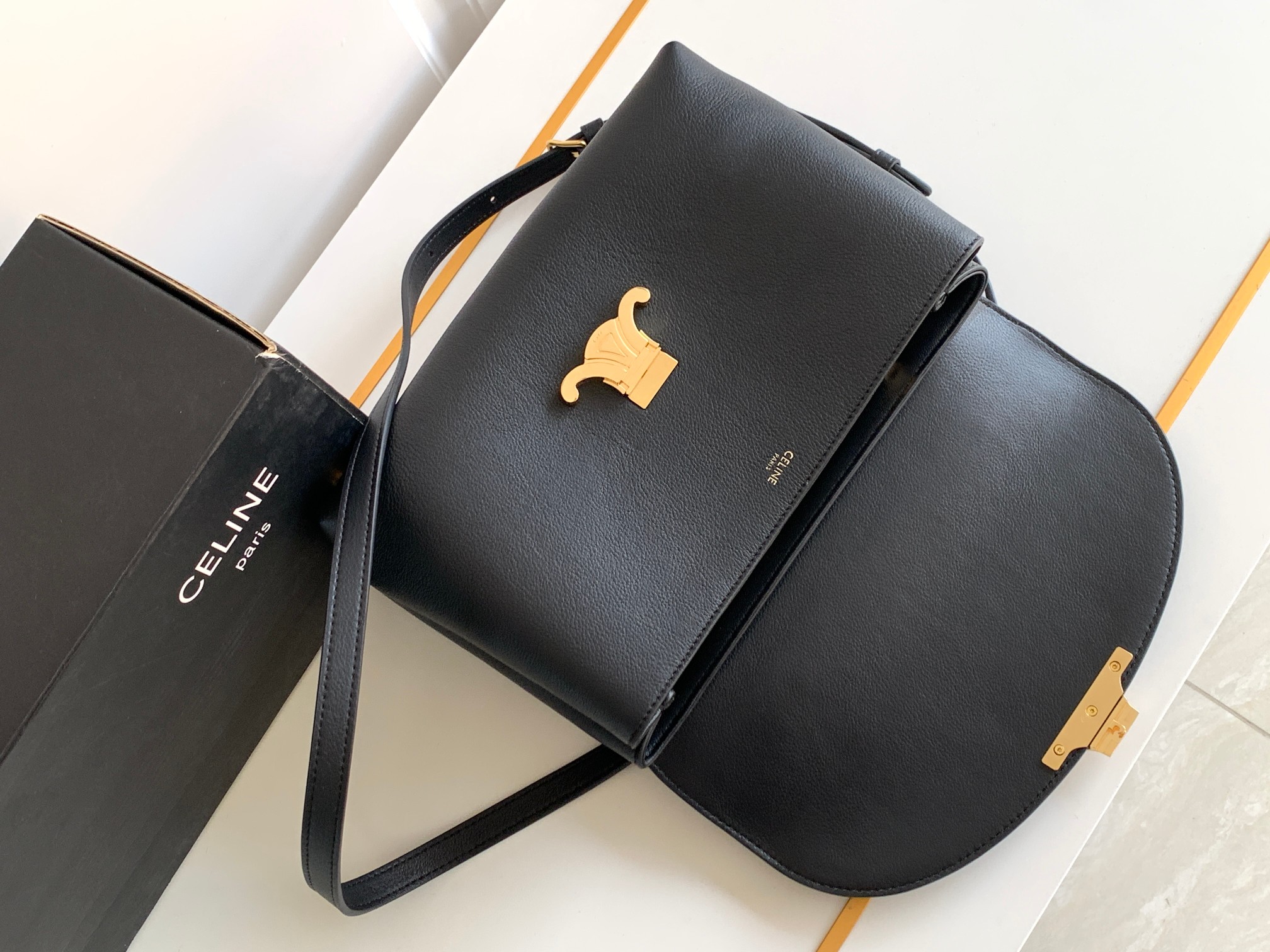Ce**e medium nino bag