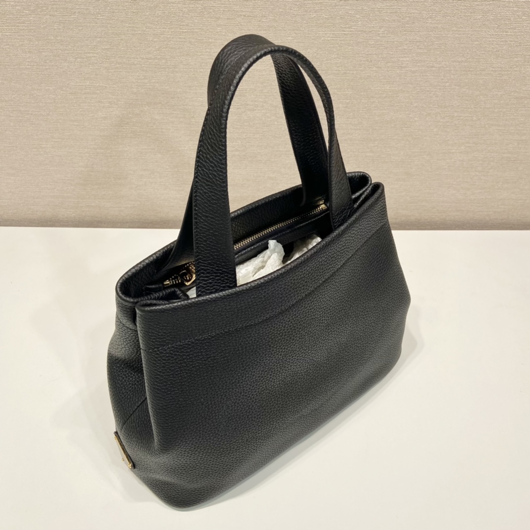 Pra*a tote bag