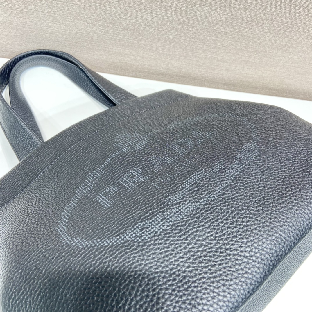 Pra*a tote bag