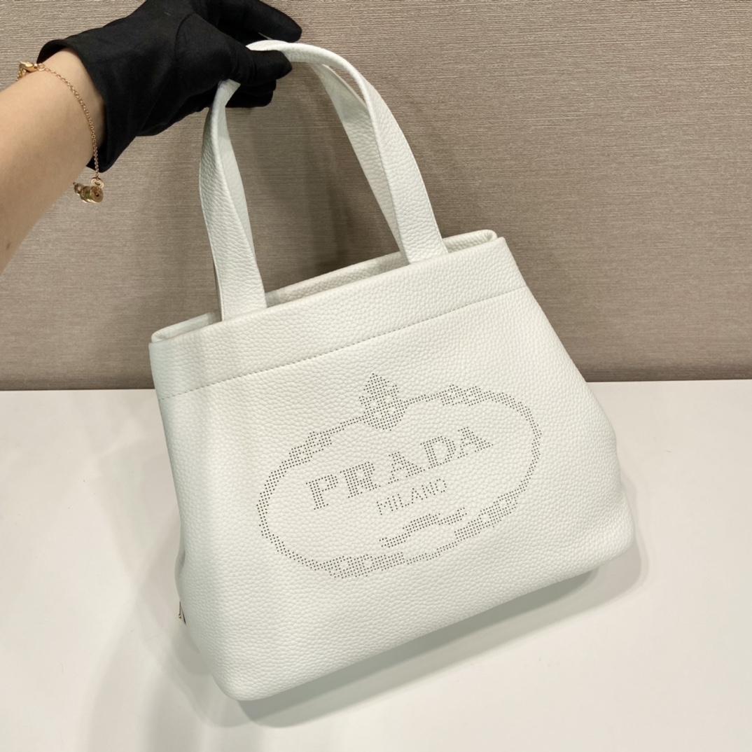Pra*a tote bag