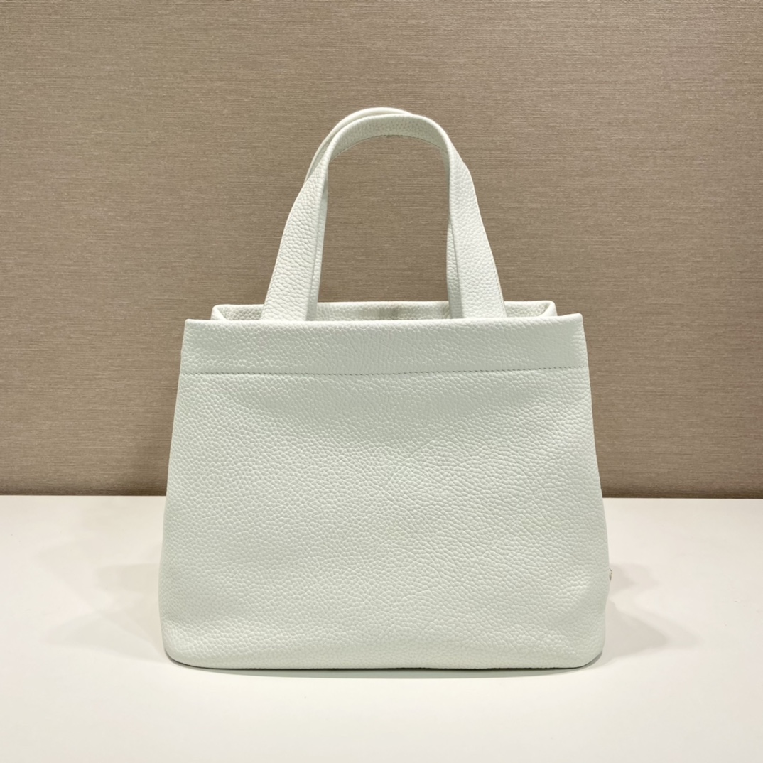 Pra*a tote bag