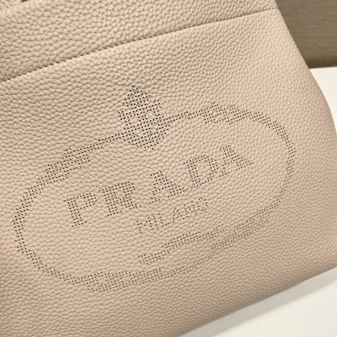Pra*a tote bag