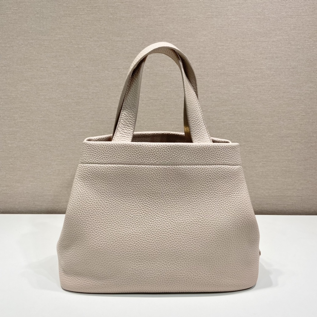 Pra*a tote bag
