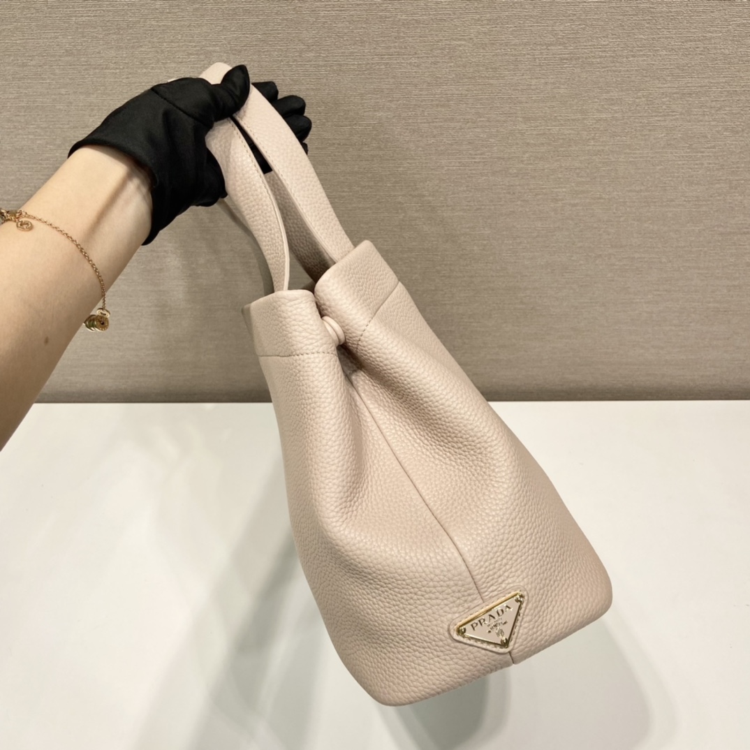 Pra*a tote bag