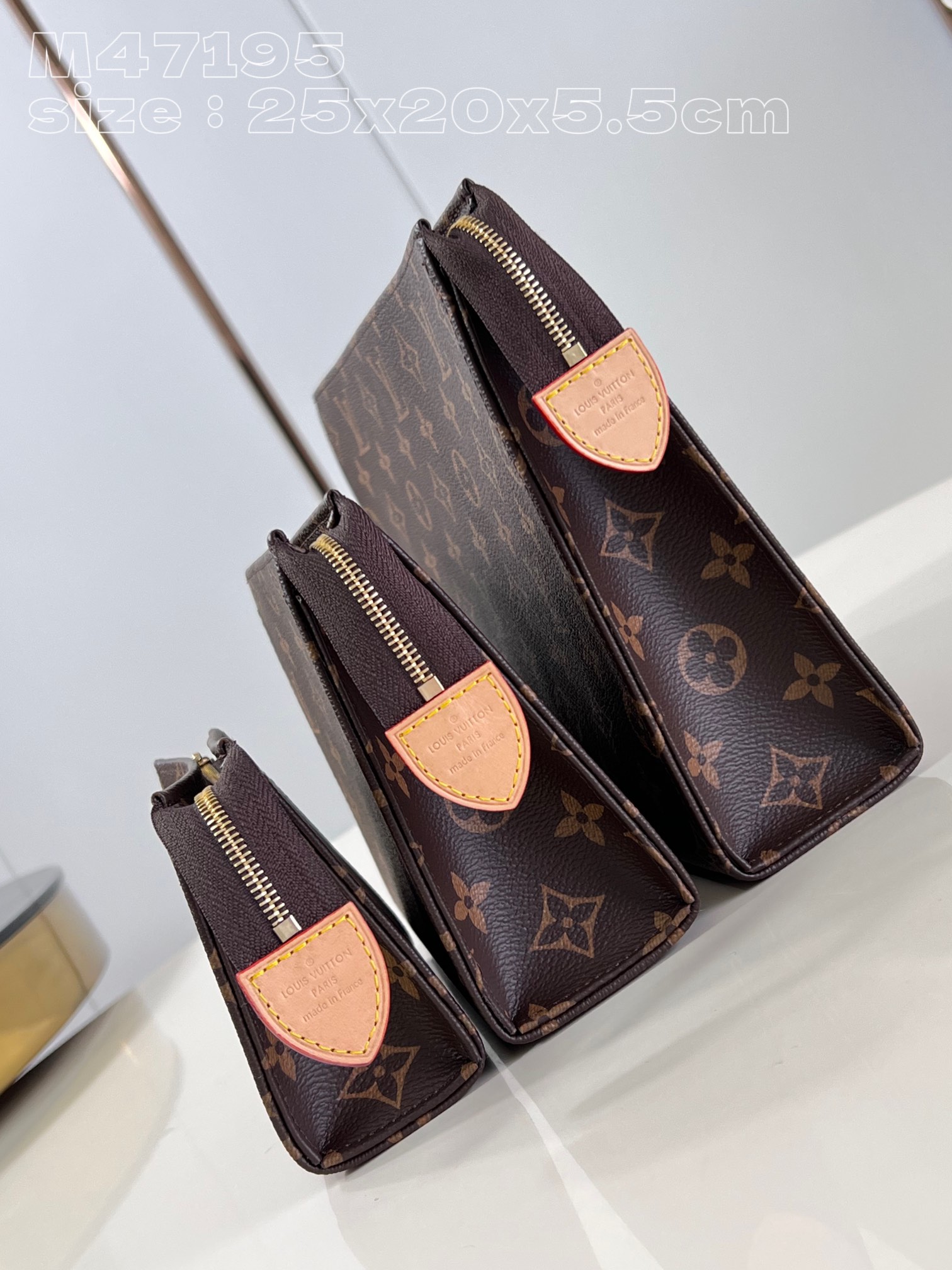 l**is V*t*n trio toilet pouch