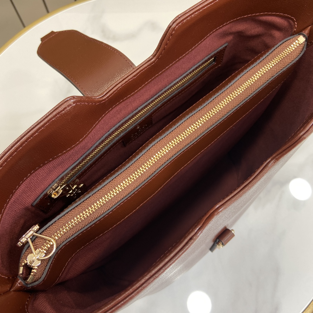 G*u*i medium bucket shoulder bag