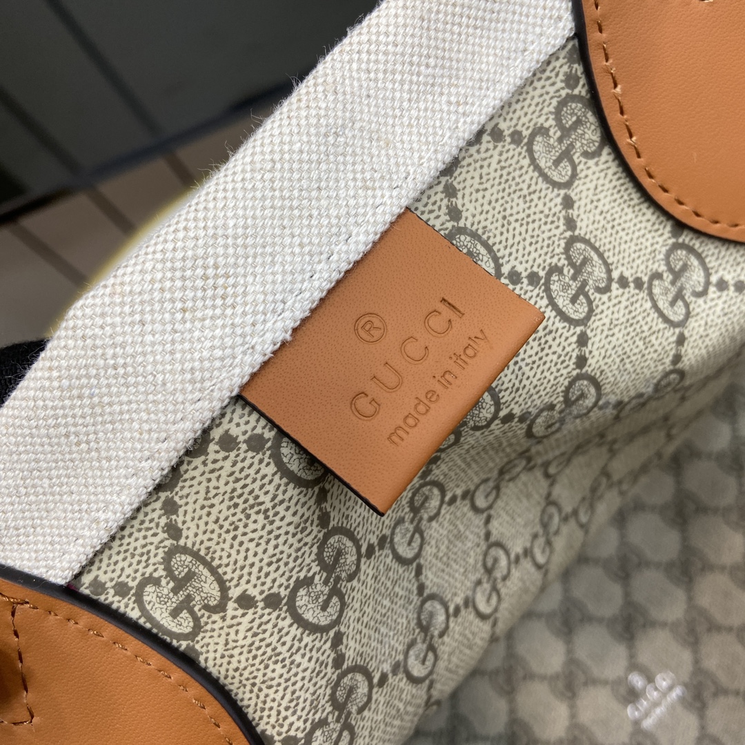 G*u*i medium tote bag with G*u*i print