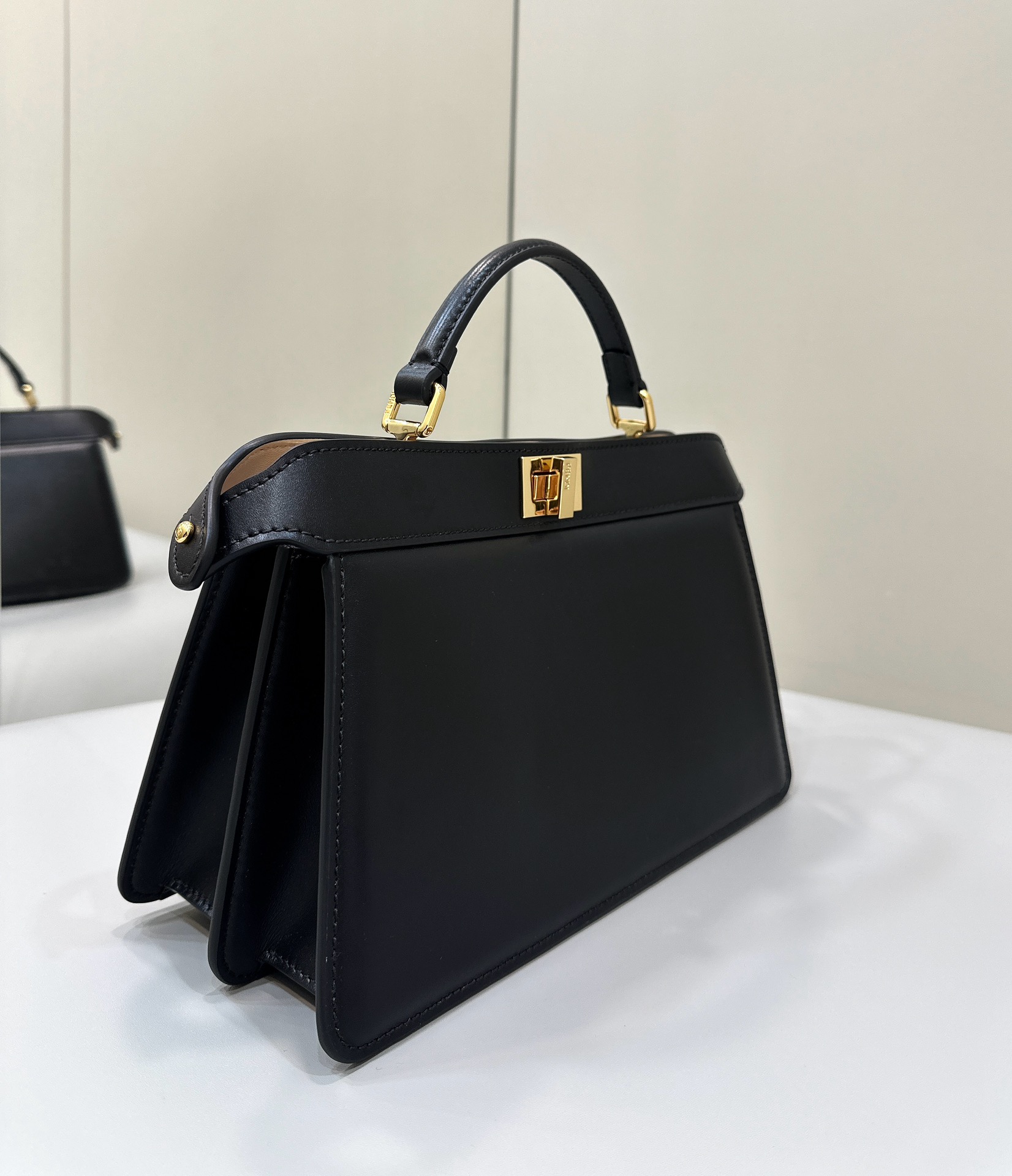 F**di peekaboo i see u medium bag