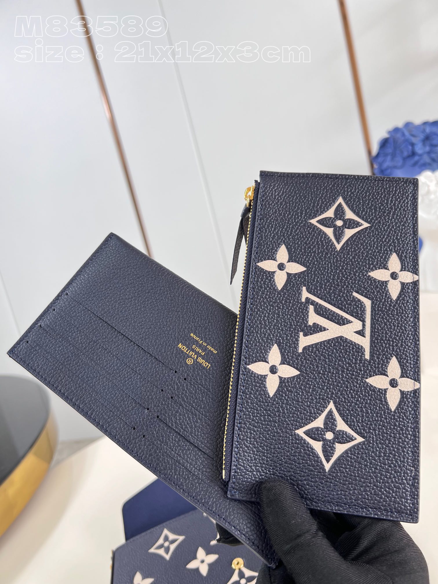 l**is V*t*n félicie pochette