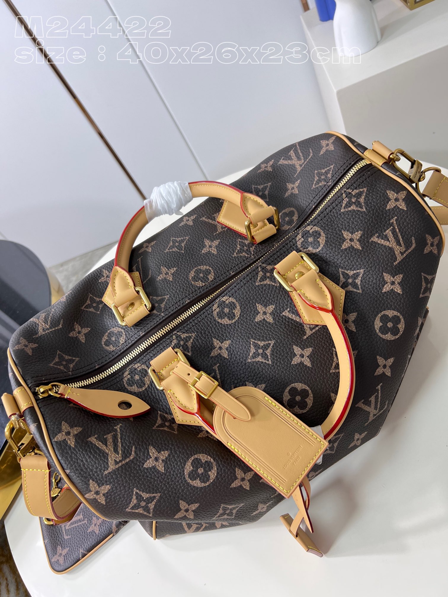 l**is V*t*n speedy p9 bandoulière 40