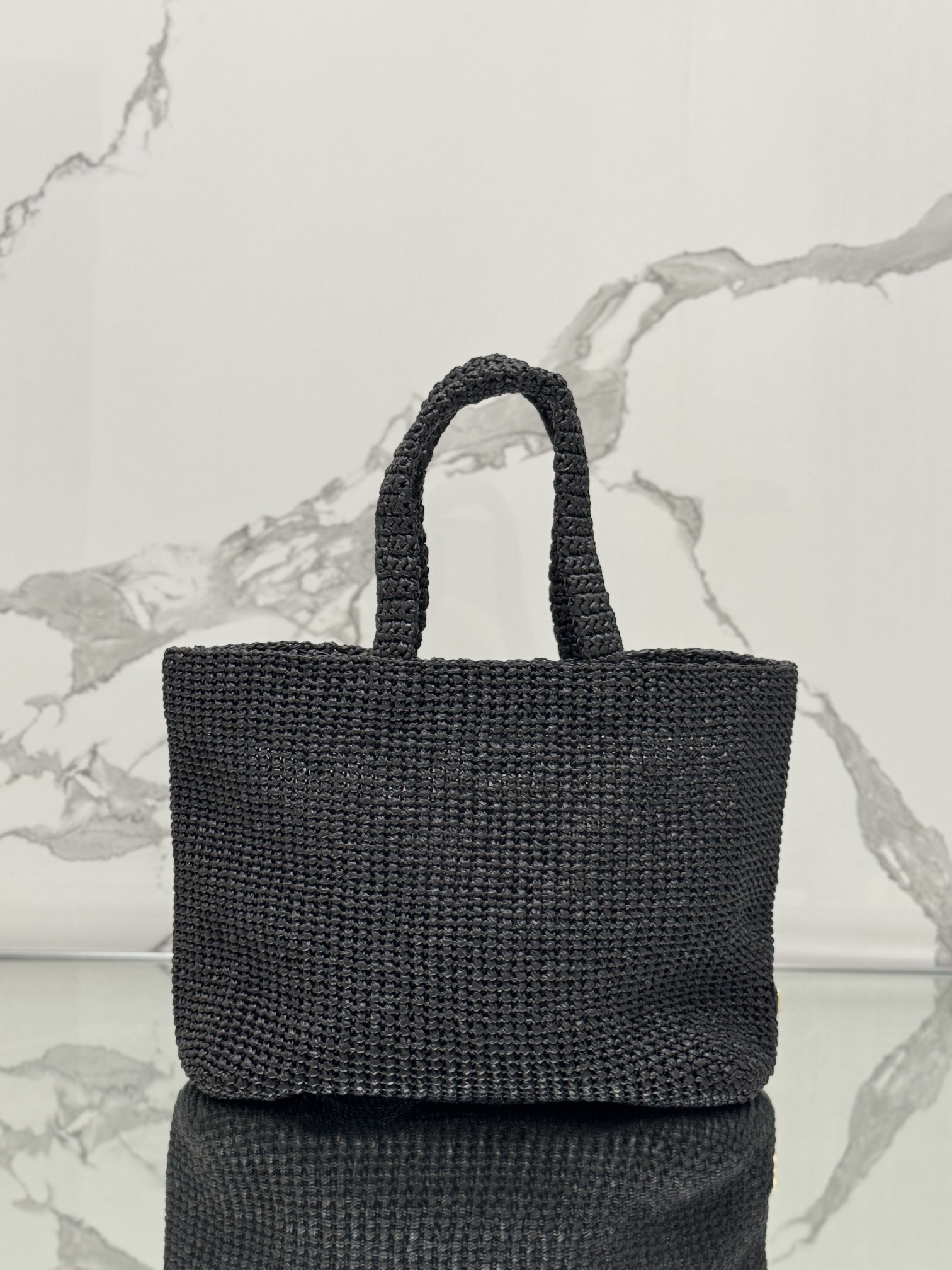 Pra*a crochet tote bag
