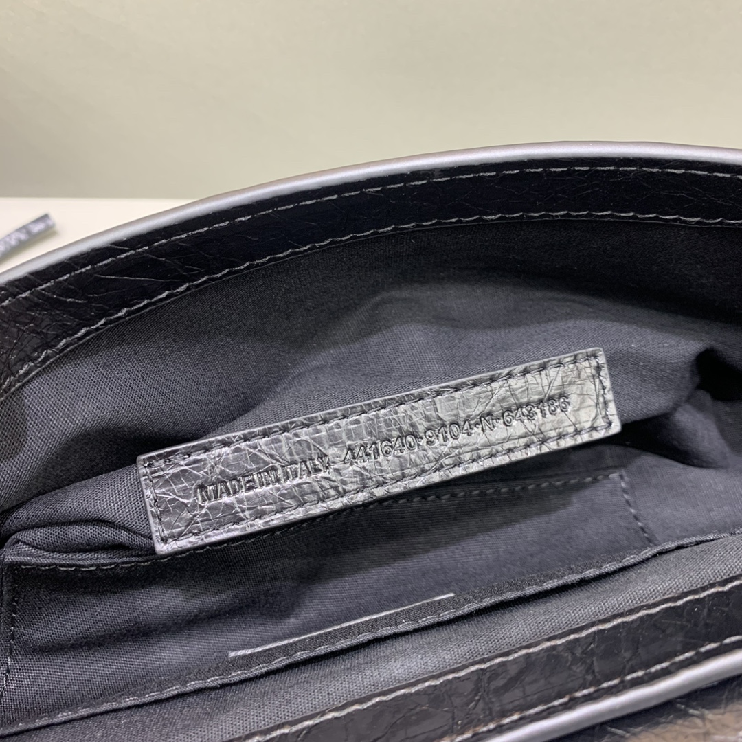 Balenciag Spring 24 · Le cagole Large Bag