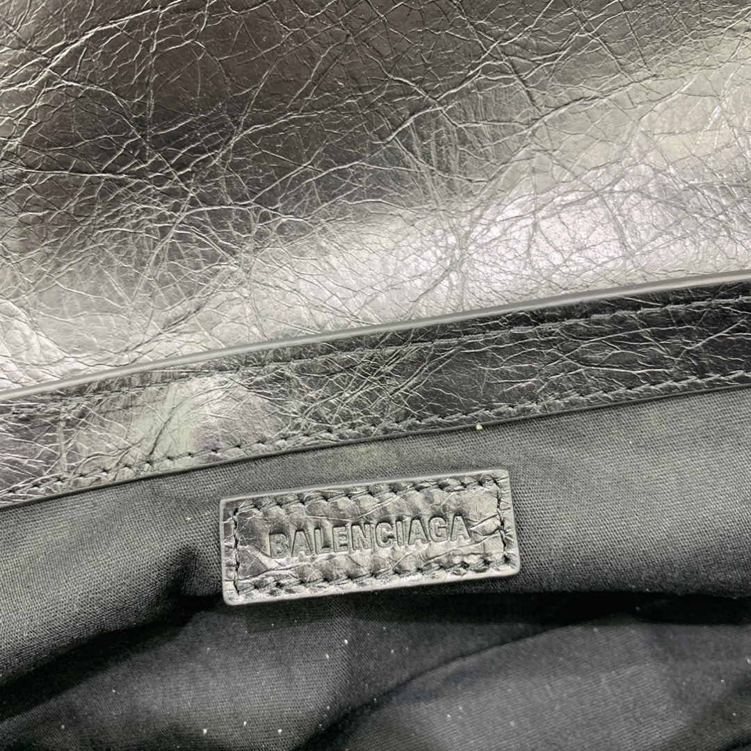 Balenciag Spring 24 · Le cagole Small Bag