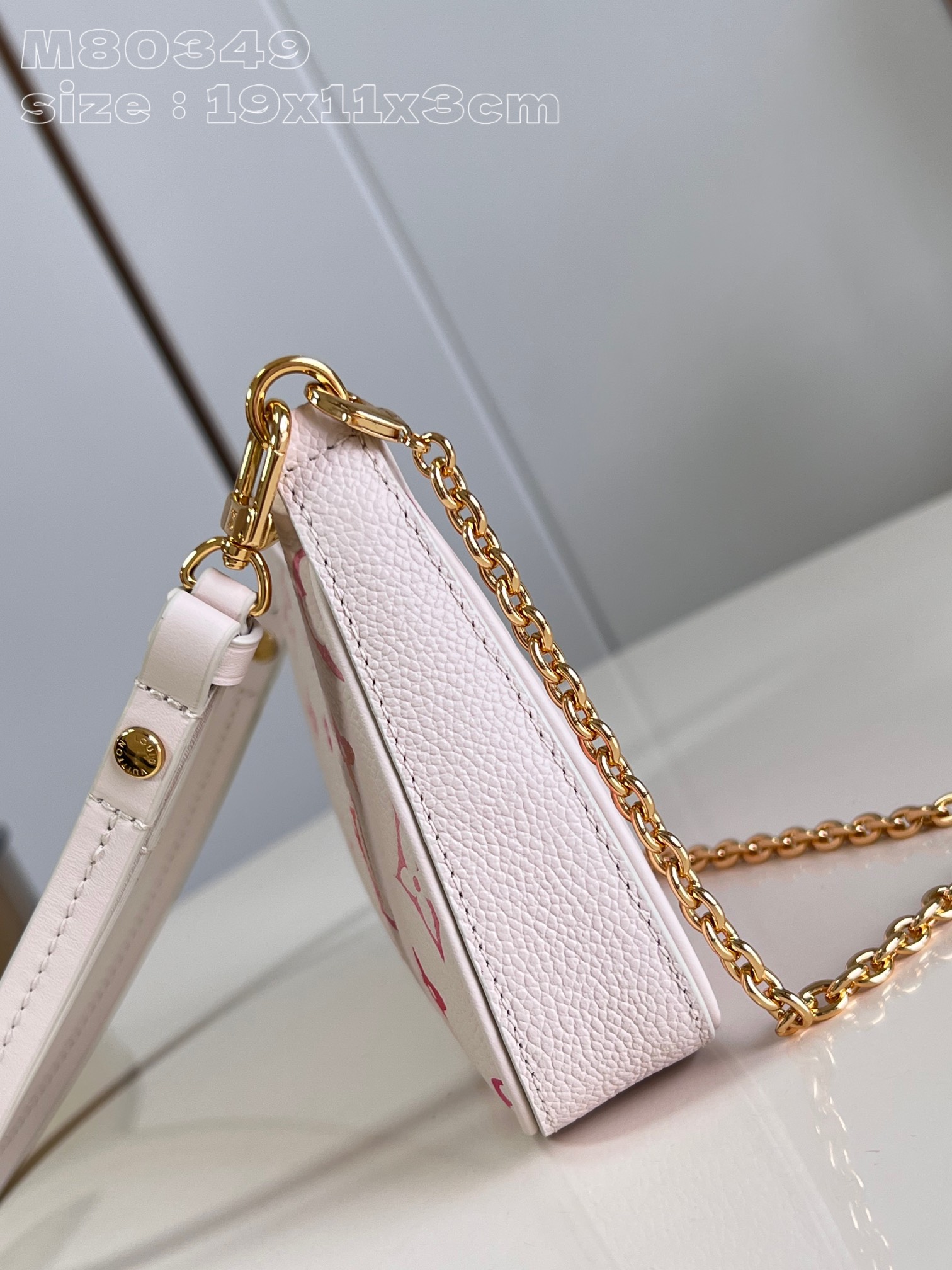 l**is V*t*n easy pouch on strap handbag