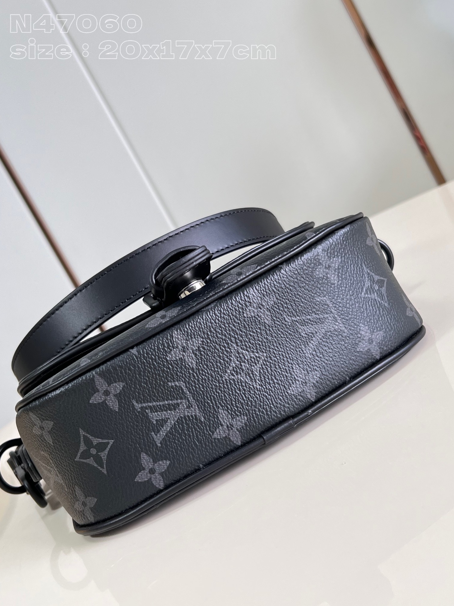 l**is V*t*n montsouris small bag