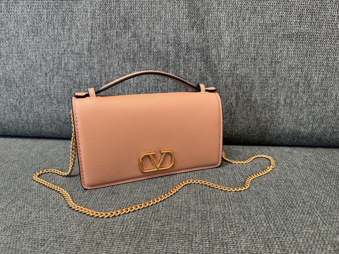 Valentino Garavani Vring WOC Chain Bag