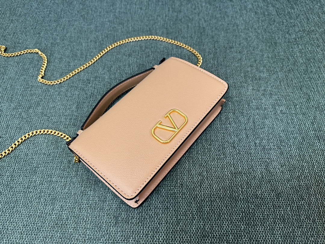 Valentino Garavani Vring WOC Chain Bag