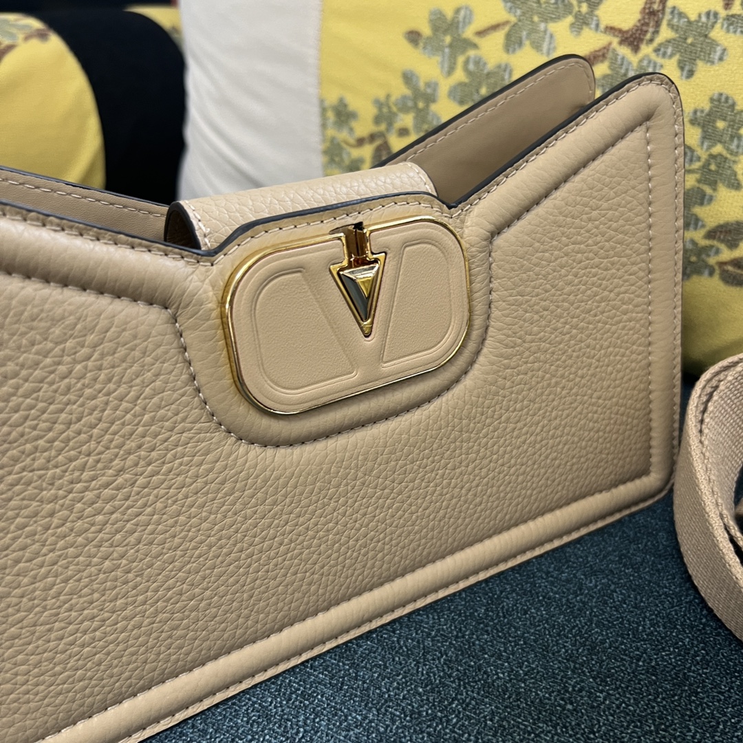Valentino Garavani Handbag
