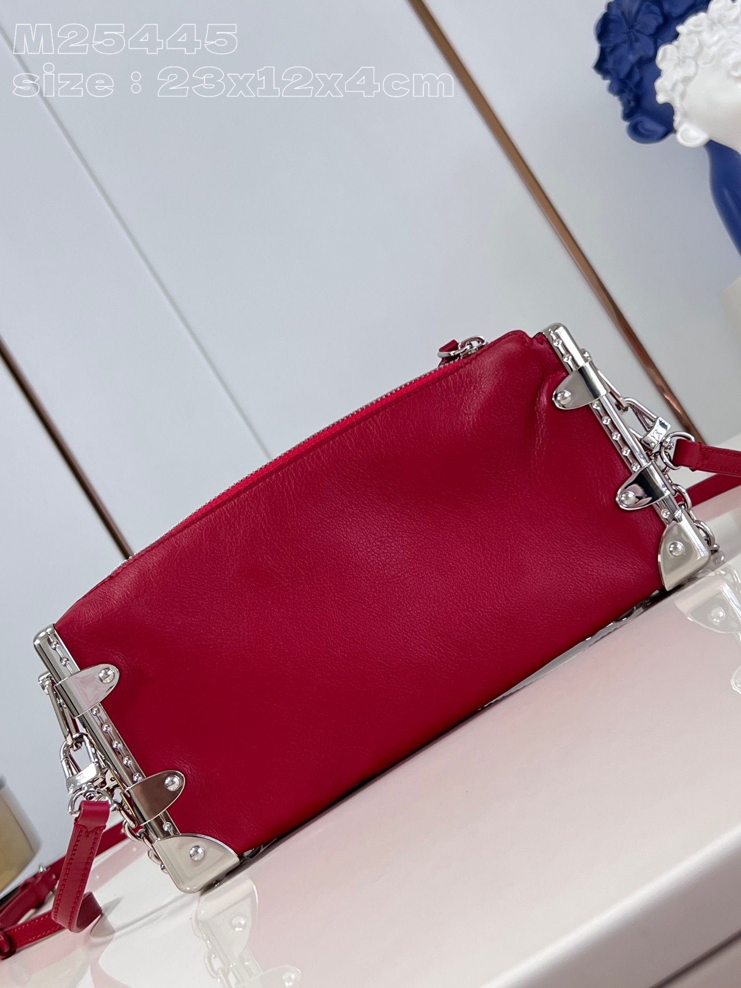 l**is V*t*n slim trunk handbag