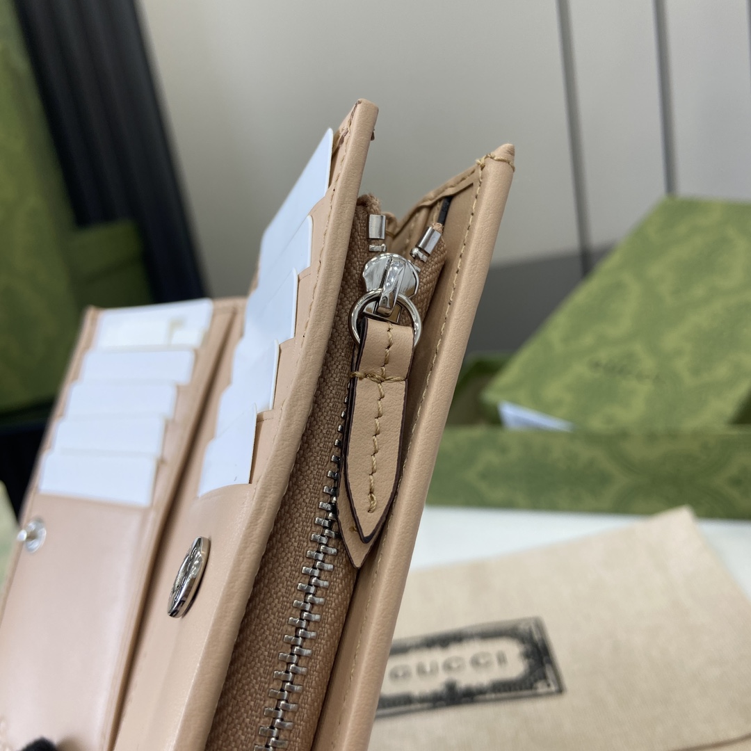 G*u*i gg marmont wallet