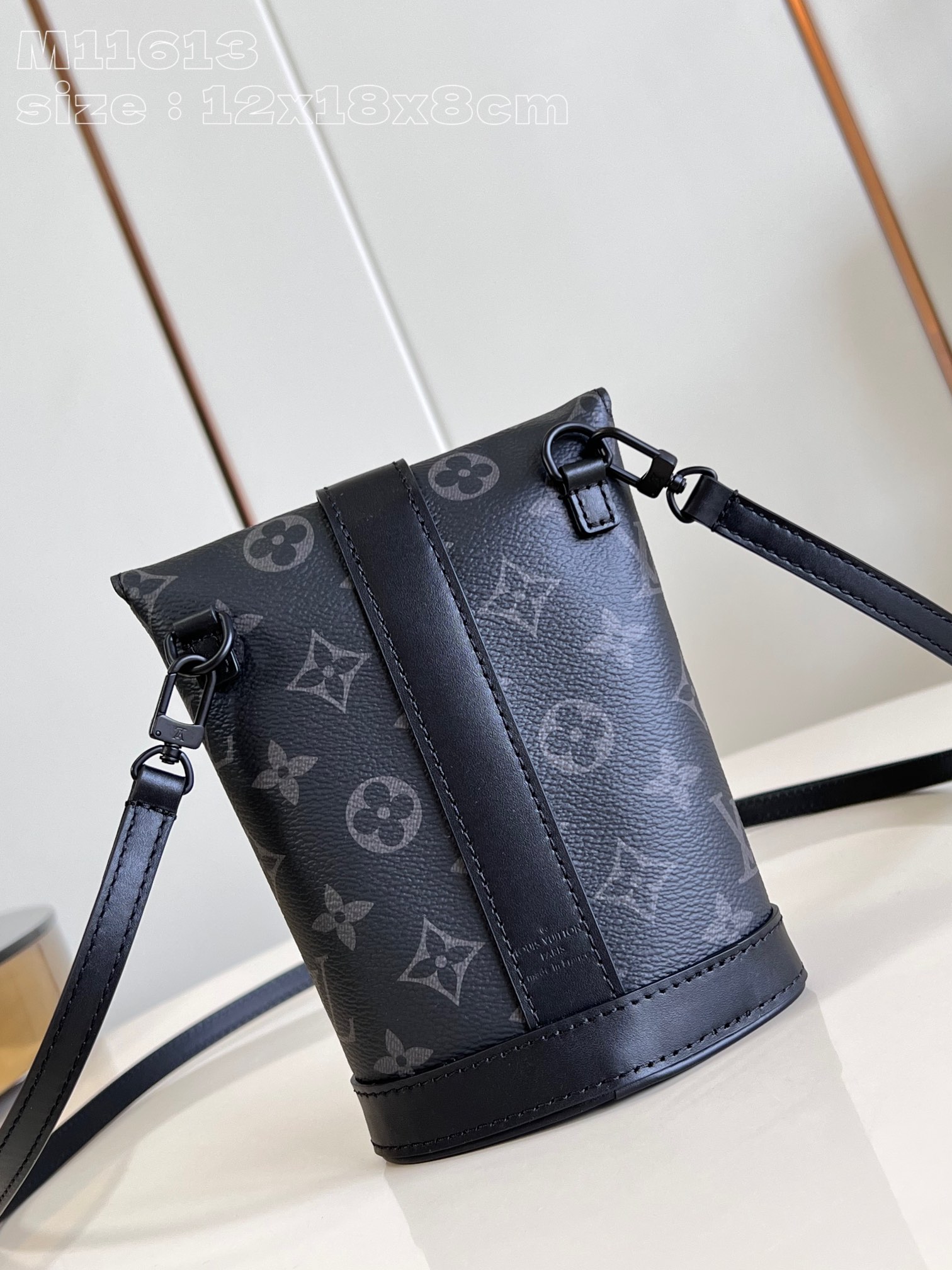 l**is V*t*n envelope pouch