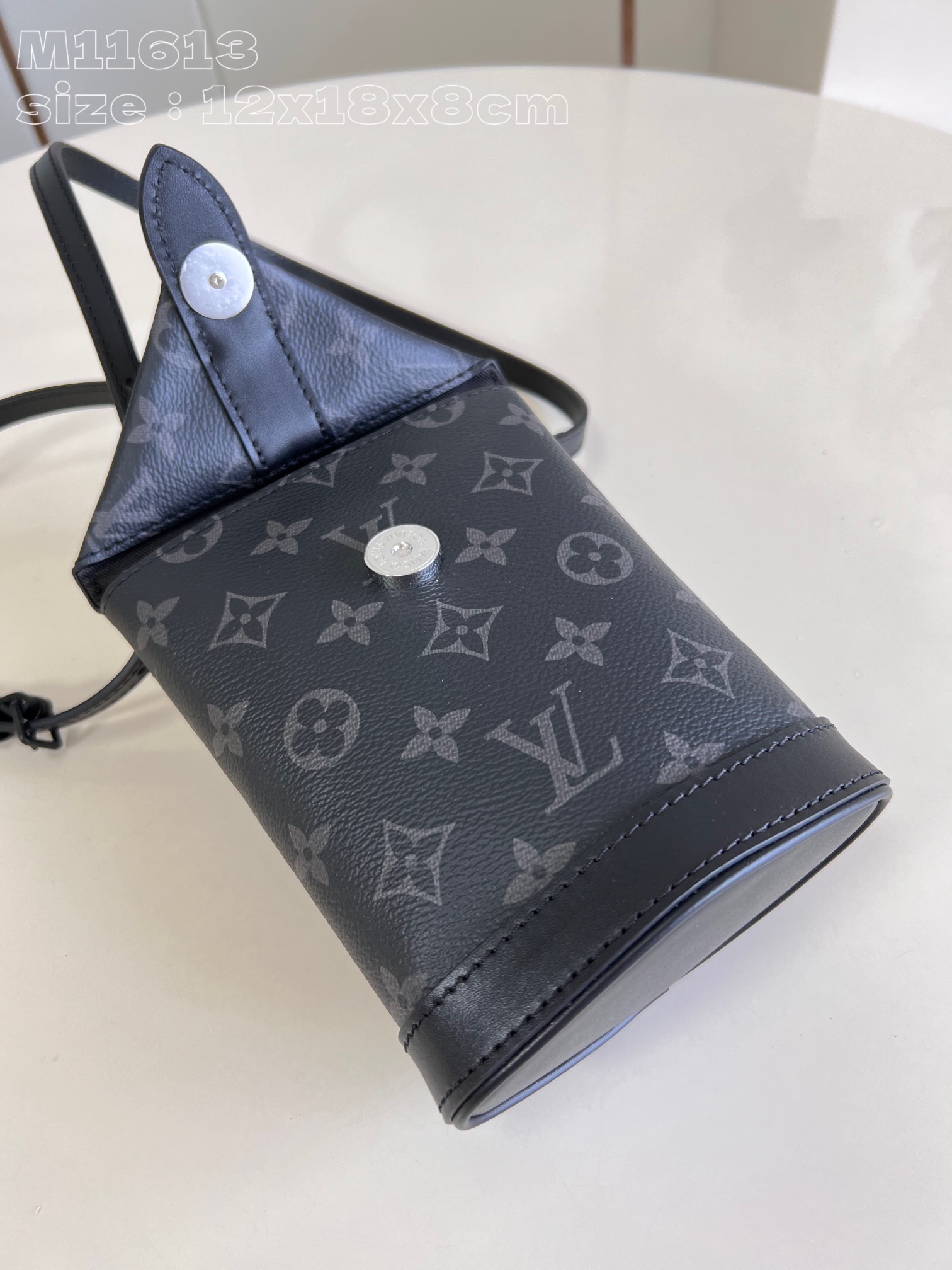 l**is V*t*n envelope pouch