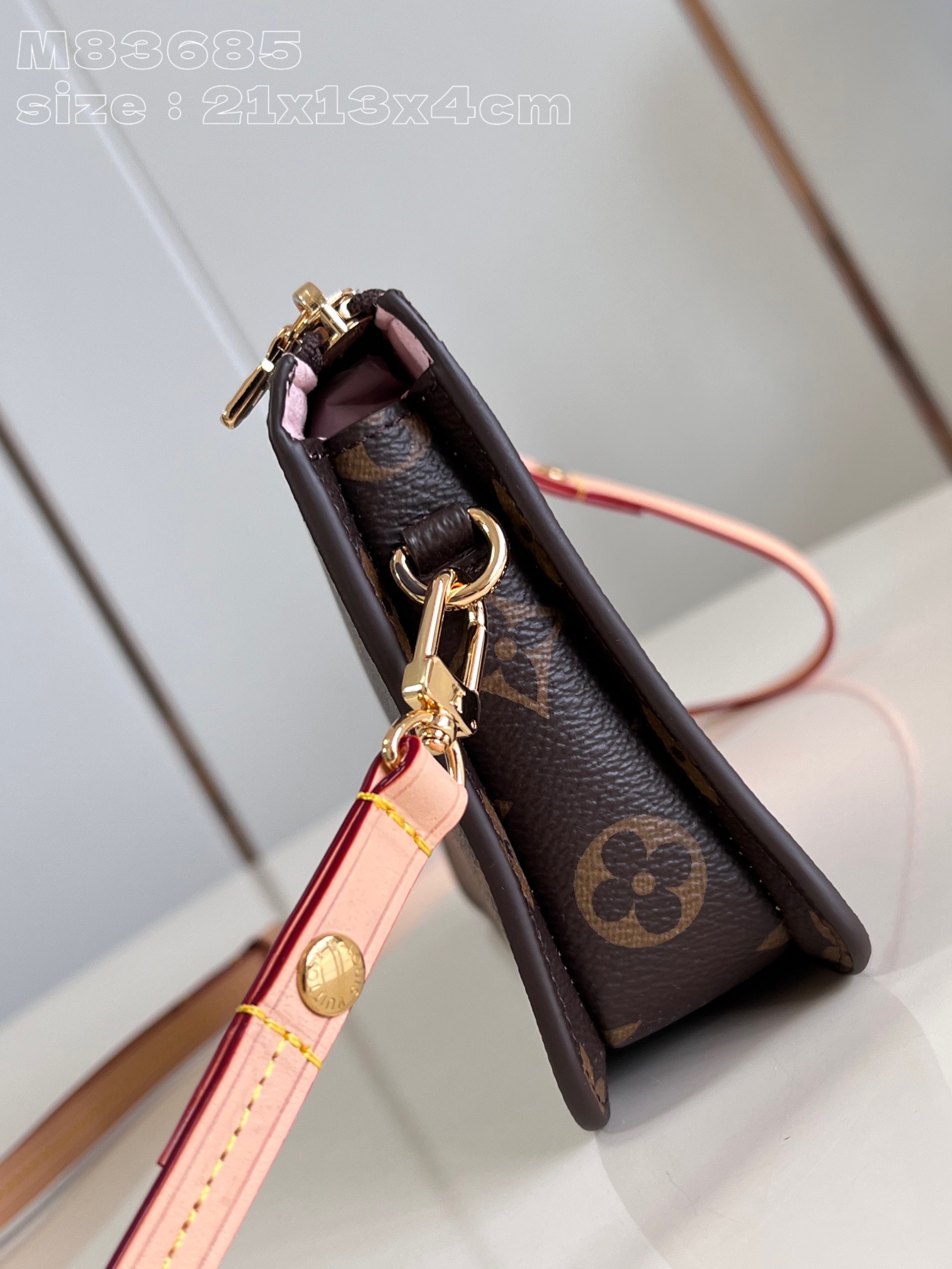l**is V*t*n lexington pouch