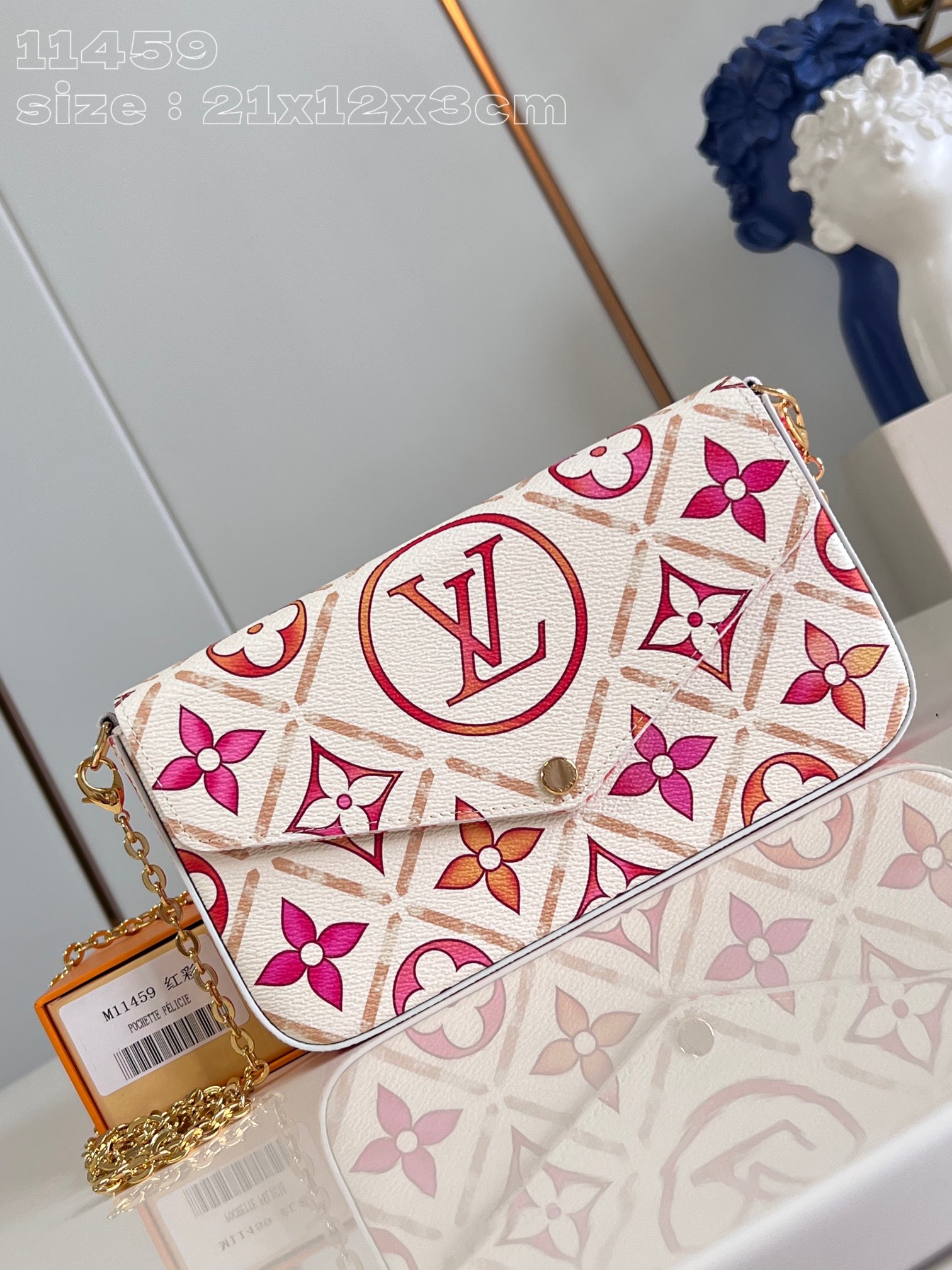 l**is V*t*n pochette félicie bag