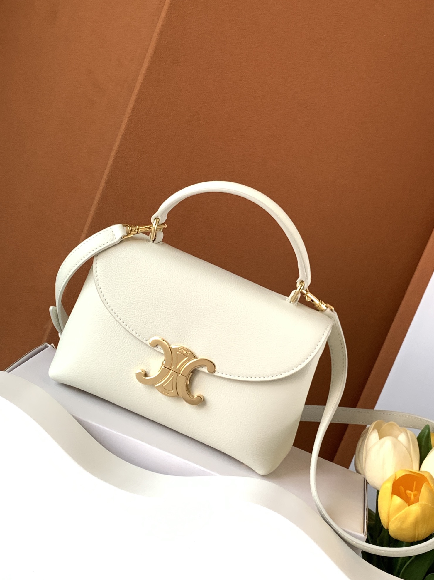 Ce**e teen nino bag in triomphe