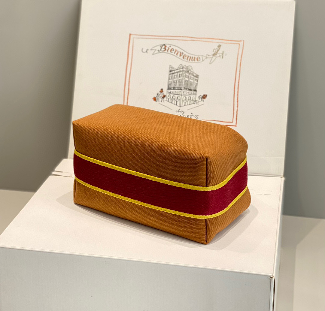 H**mes bride-a-brac case