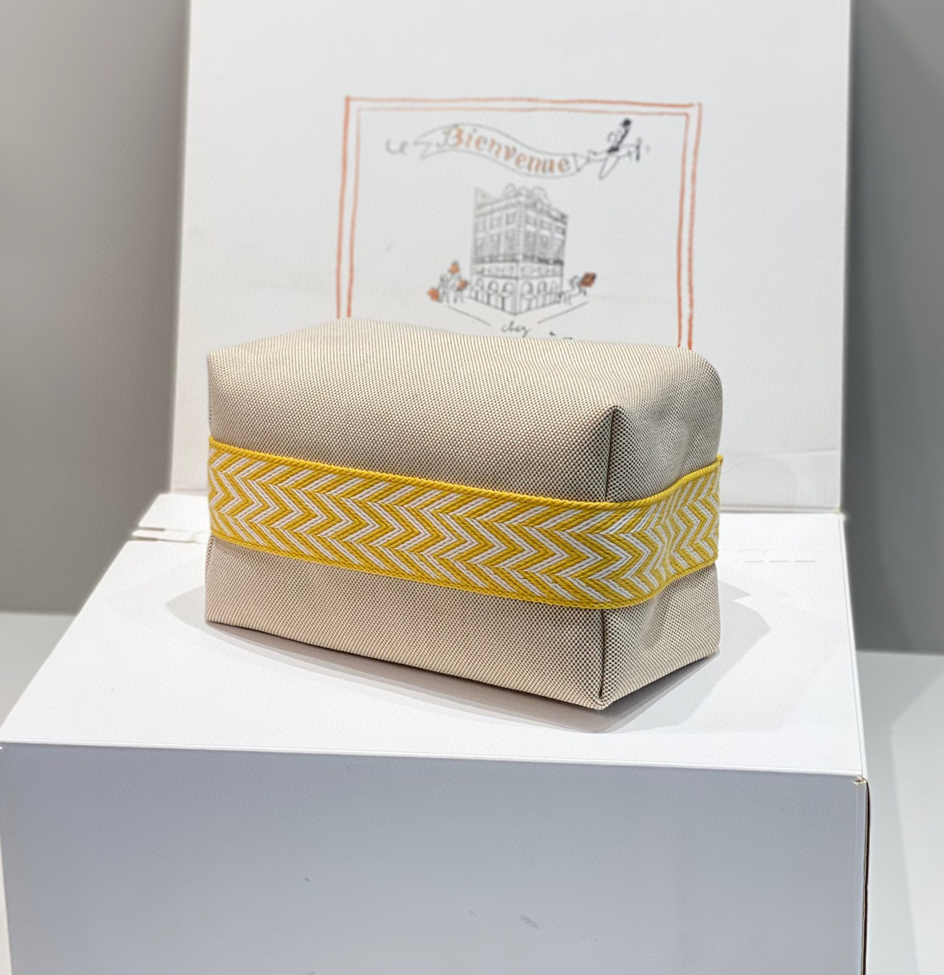 H**mes bride-a-brac case