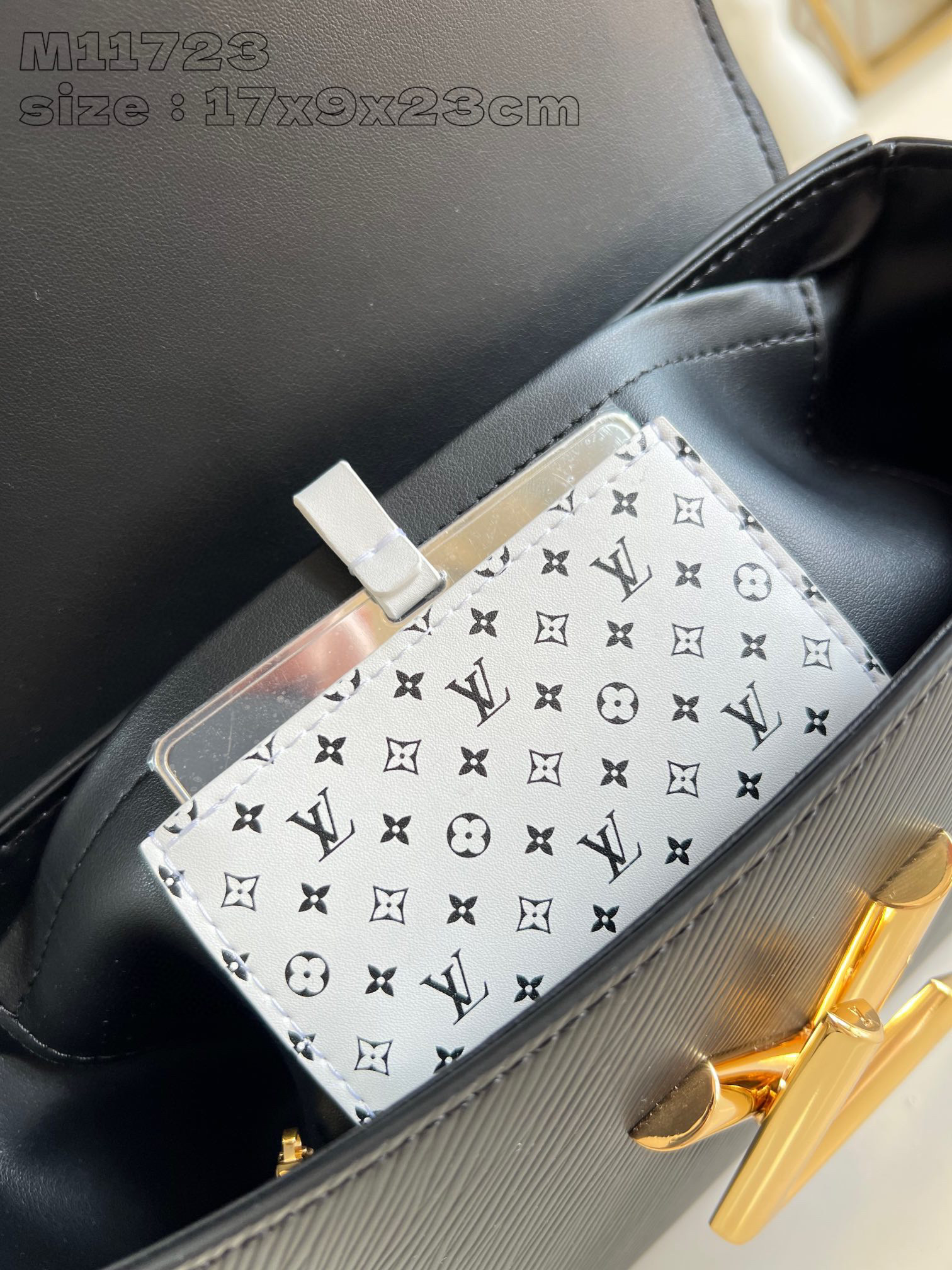 l**is V*t*n twist mm bag